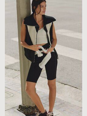 NEW Varley Sizes M, L Women's Caspian Sherpa Fleece Gilet Vest - Black & White